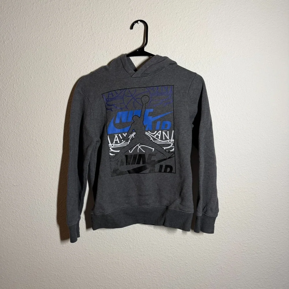 Nike Air Jordan Hoodie Boys Medium‎ Gray Fleece Lined Graphic Winter Casual